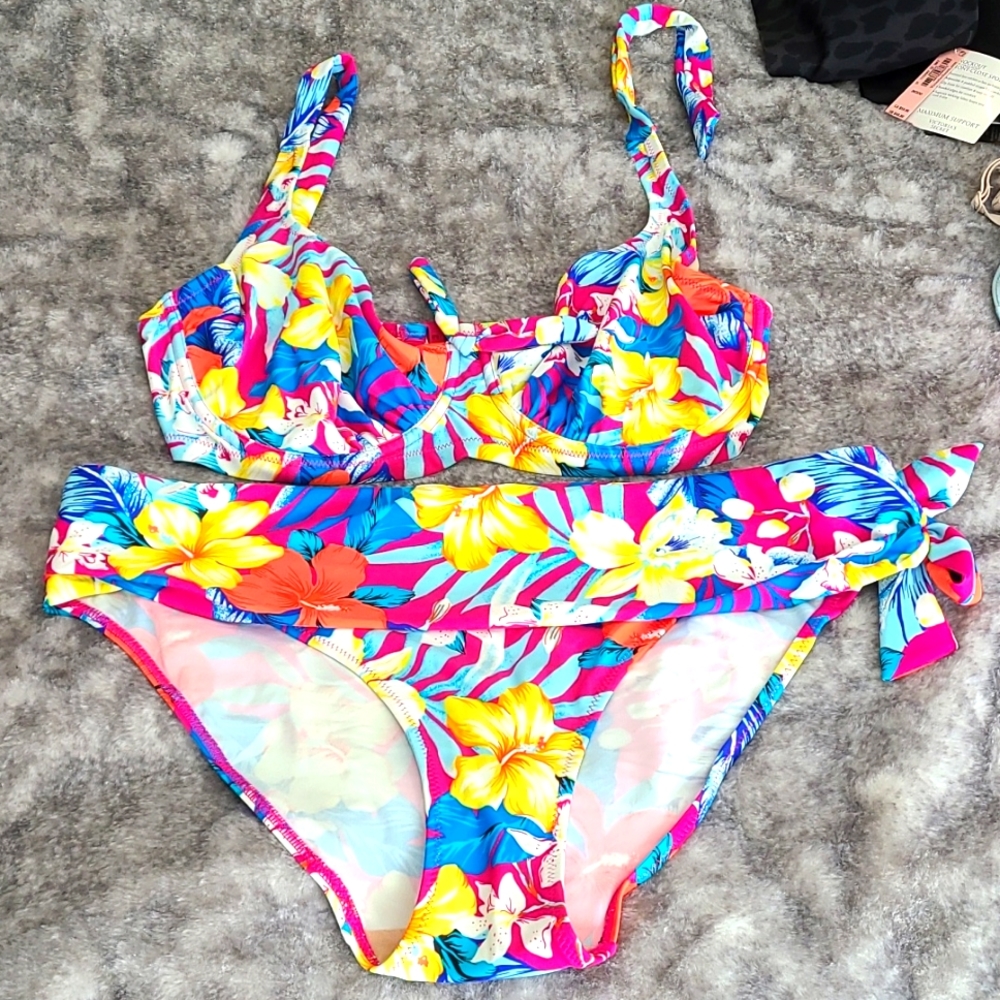 Pour Moi bikini,  worn once. Amazing SHAPE!